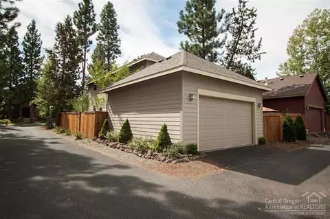 19726 Harvard Pl, Bend, OR 97702 photo 25