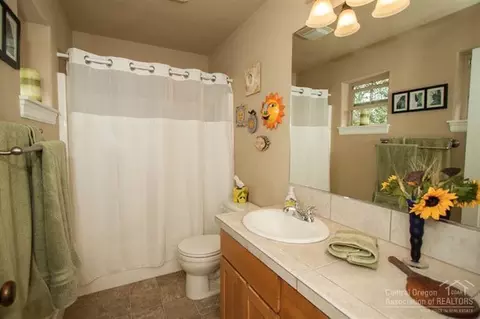 19726 Harvard Pl, Bend, OR 97702 photo 9