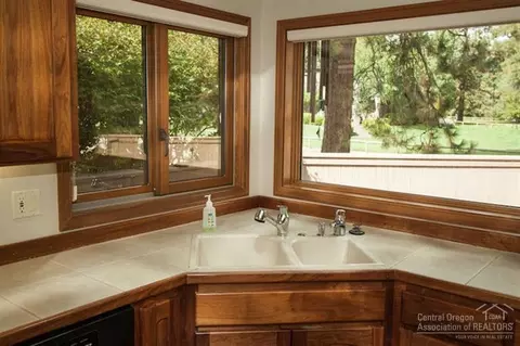 20440 Keystone Ct, Bend, OR 97701 photo 11