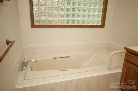 20440 Keystone Ct, Bend, OR 97701 photo 14
