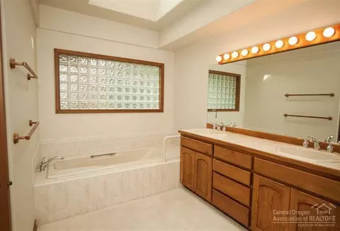 20440 Keystone Ct, Bend, OR 97701 photo 13