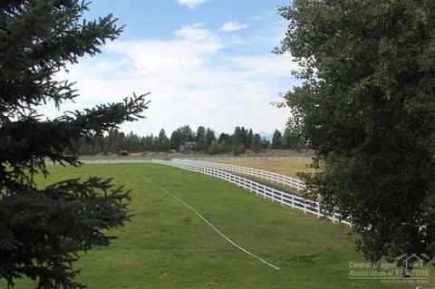 60540 Bobcat Rd, Bend, OR 97702 photo 2