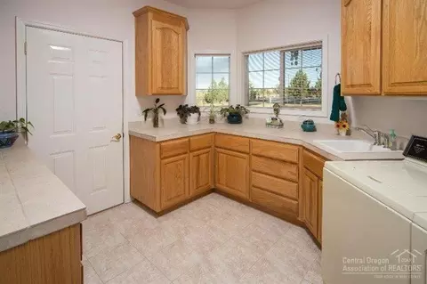 22360 Rickard Rd, Bend, OR 97702 photo 11