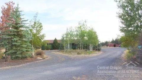 17445 Joshua Ct, Bend, OR 97701 photo 2
