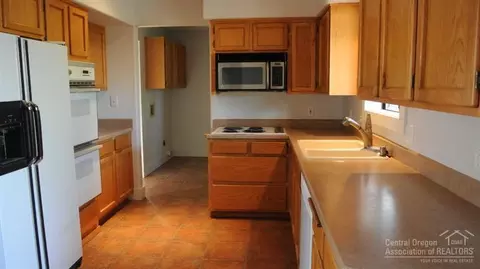 17445 Joshua Ct, Bend, OR 97701 photo 11