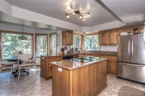14591 Bluegrass Loop, Sisters, OR 97759 photo 11