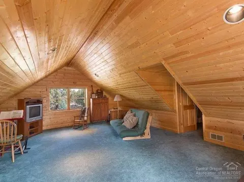 20565 Lowe Ln, Bend, OR 97701 photo 9