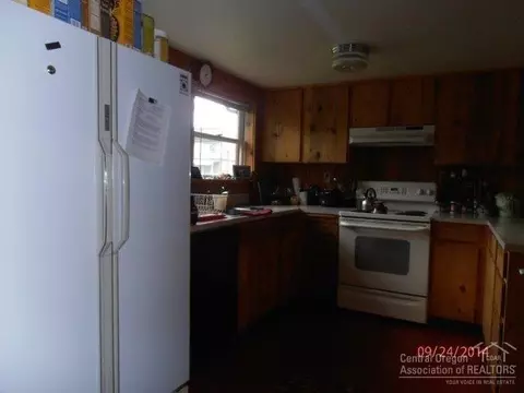 203 E Adams Ave, Sisters, OR 97759 photo 9