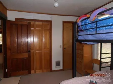 203 E Adams Ave, Sisters, OR 97759 photo 5