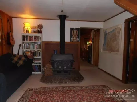 203 E Adams Ave, Sisters, OR 97759 photo 3