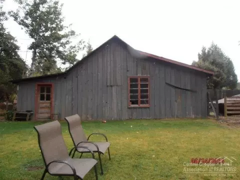 203 E Adams Ave, Sisters, OR 97759 photo 2