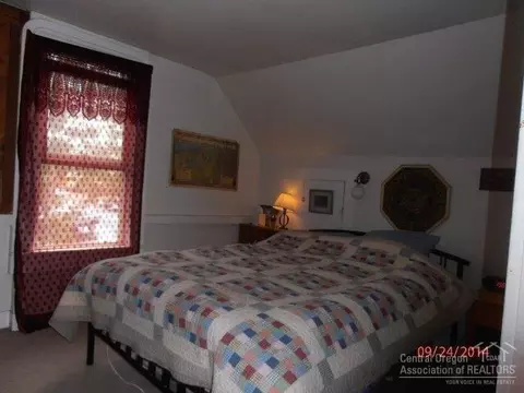 203 E Adams Ave, Sisters, OR 97759 photo 11