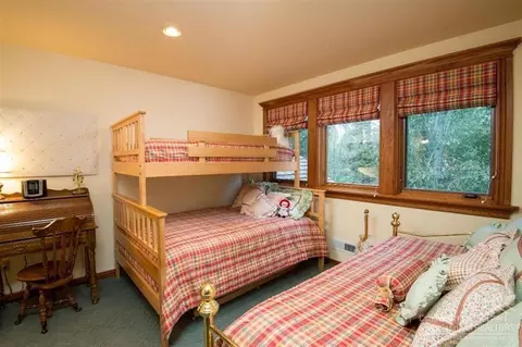 56745 Nest Pine Dr, Bend, OR 97707 photo 16