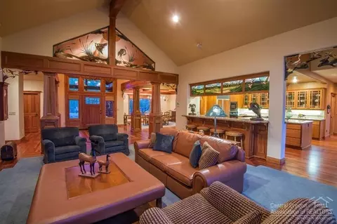 56745 Nest Pine Dr, Bend, OR 97707 photo 4