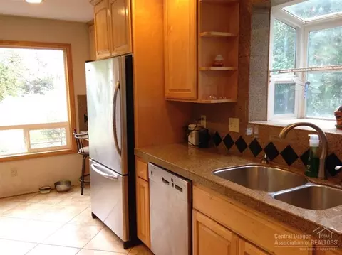 62535 Waugh Rd, Bend, OR 97701 photo 9