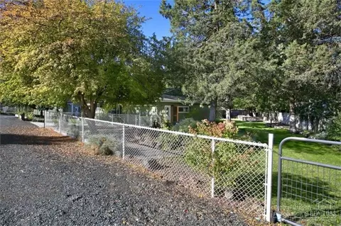 63893 Sunset Dr, Bend, OR 97701 photo 24