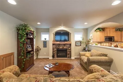 20278 Schaeffer Dr, Bend, OR 97701 photo 6