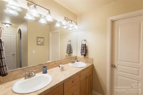 20278 Schaeffer Dr, Bend, OR 97701 photo 11