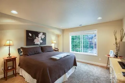 20278 Schaeffer Dr, Bend, OR 97701 photo 9