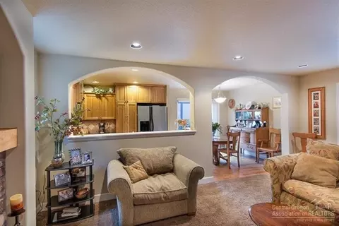 20278 Schaeffer Dr, Bend, OR 97701 photo 5