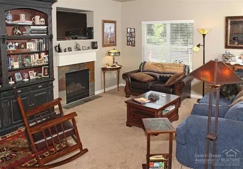 20710 NE Beaumont Dr, Bend, OR 97701 photo 4