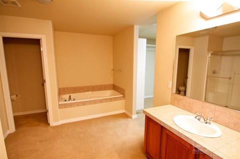 61140 Foxglove Loop, Bend, OR 97702 photo 9