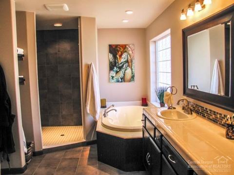21042 Robin Ave, Bend, OR 97701 photo 8