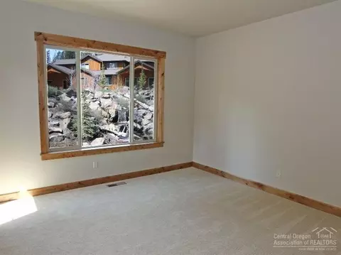 18656 Coffee Ct, Bend, OR 97702 photo 8