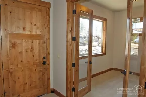 18655 Coffee Ct, Bend, OR 97702 photo 2