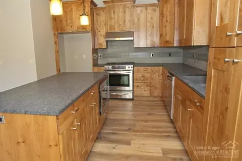 18655 Coffee Ct, Bend, OR 97702 photo 4