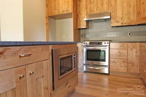 18655 Coffee Ct, Bend, OR 97702 photo 5