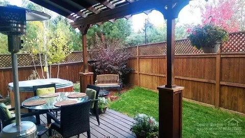61502 Tall Tree Ct, Bend, OR 97702 photo 3