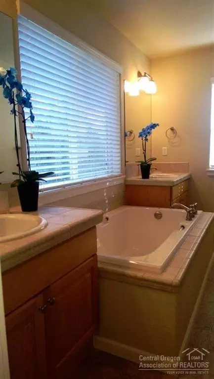 61502 Tall Tree Ct, Bend, OR 97702 photo 13