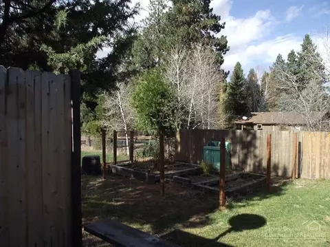 60854 Ruby Pl, Bend, OR 97702 photo 23