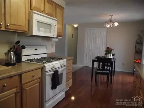 60854 Ruby Pl, Bend, OR 97702 photo 10
