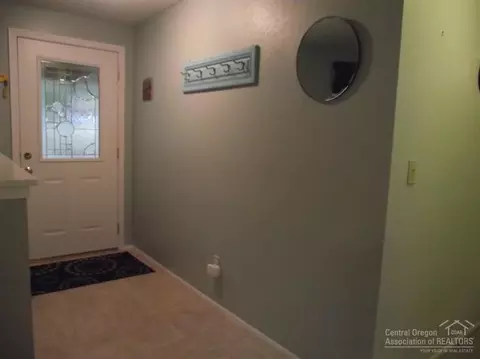 60854 Ruby Pl, Bend, OR 97702 photo 4