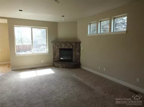 20577 Jacklight Ln, Bend, OR 97702 photo 9