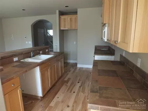 20577 Jacklight Ln, Bend, OR 97702 photo 8