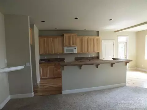 20577 Jacklight Ln, Bend, OR 97702 photo 5