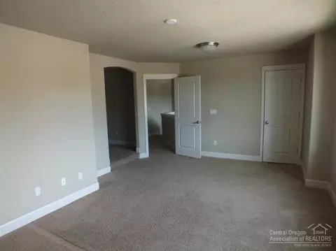 20577 Jacklight Ln, Bend, OR 97702 photo 11