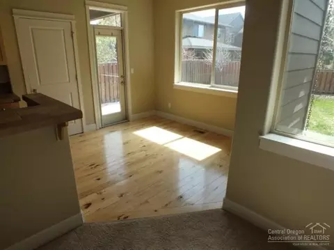 20577 Jacklight Ln, Bend, OR 97702 photo 4