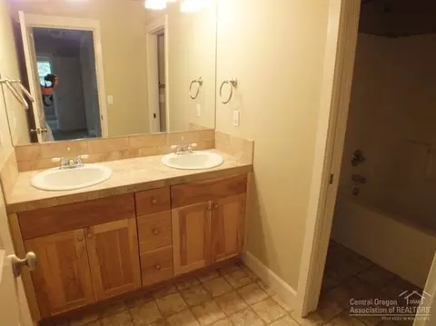 20577 Jacklight Ln, Bend, OR 97702 photo 7