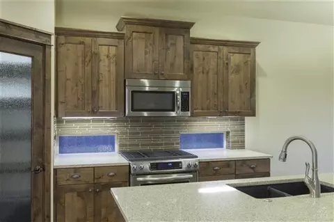 61061 Manhae Loop, Bend, OR 97702 photo 8