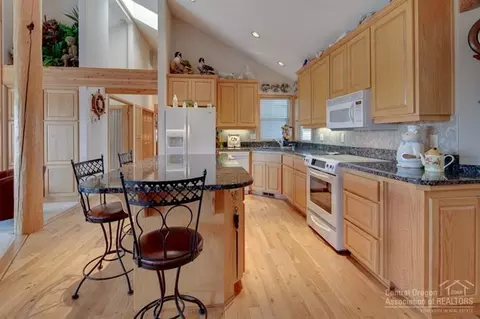 22180 Bear Creek Rd, Bend, OR 97701 photo 14