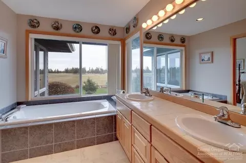 22180 Bear Creek Rd, Bend, OR 97701 photo 21
