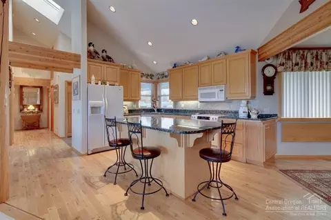 22180 Bear Creek Rd, Bend, OR 97701 photo 13