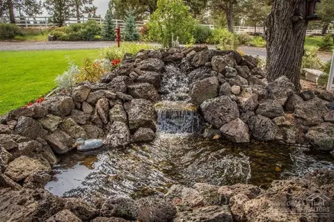 22180 Bear Creek Rd, Bend, OR 97701 photo 3