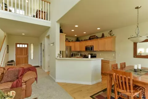 60893 Garrison Dr, Bend, OR 97702 photo 9
