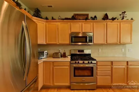 60893 Garrison Dr, Bend, OR 97702 photo 7