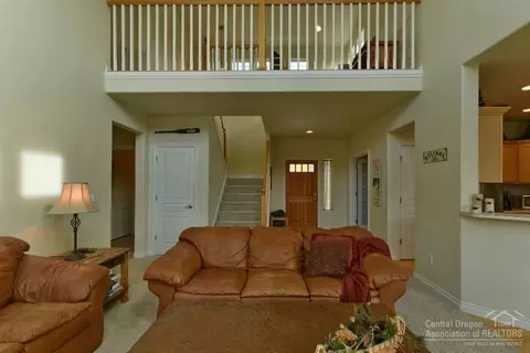 60893 Garrison Dr, Bend, OR 97702 photo 3